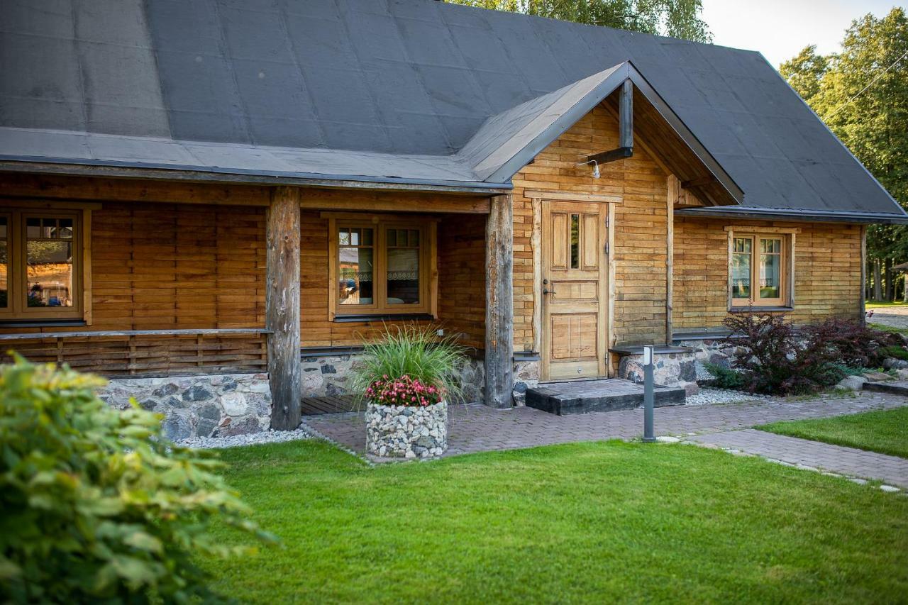 Erlendi Kodumajutus Villa Pärnu Buitenkant foto