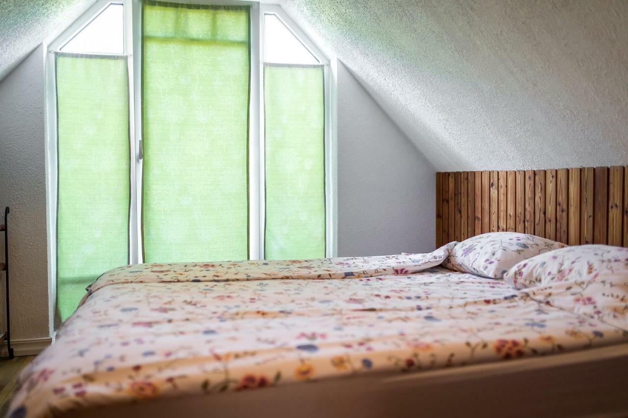 Erlendi Kodumajutus Villa Pärnu Buitenkant foto
